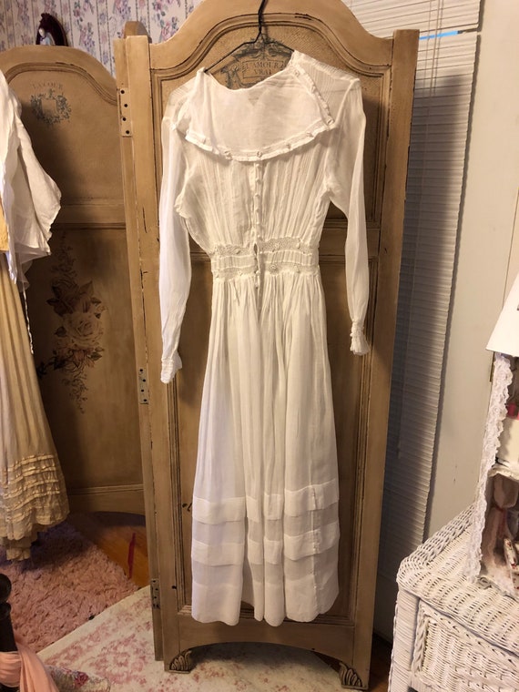 Vintage edwardian victorian lawn tea dress .