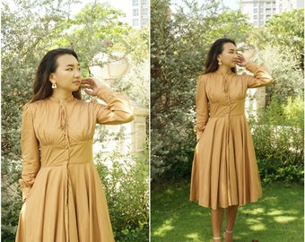 ROBE ALICE en coton uni #80 - Tissu marron camel | robe pin up, robe vintage en coton des années 50, robe swing rétro, grande robe des années 1950