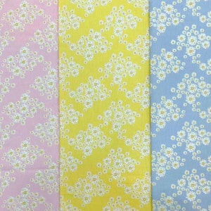 Fabric: &quot;Weekend of Daisies&quot; - 3 colors Blue/ Pink/ Yellow - By the Yard | white floral vintage 1950s cotton daisies fabric brilliladies 50s