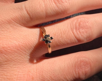 Vintage 10k yellow gold sapphire and diamond cluster ring