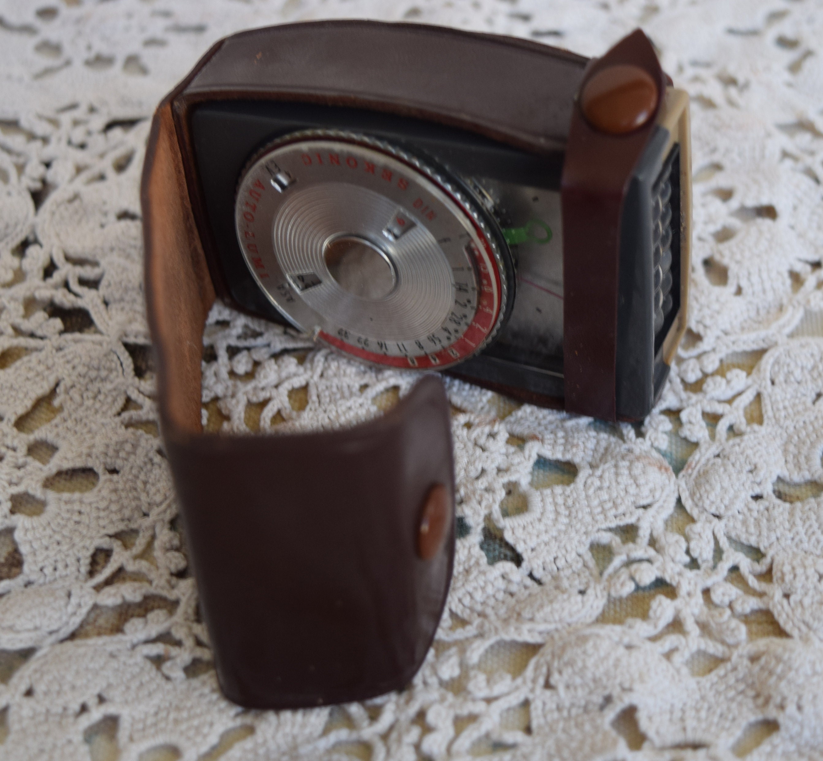 Vintage Sekonic auto-Lumi model L-86 exposure meter in original hard leather case