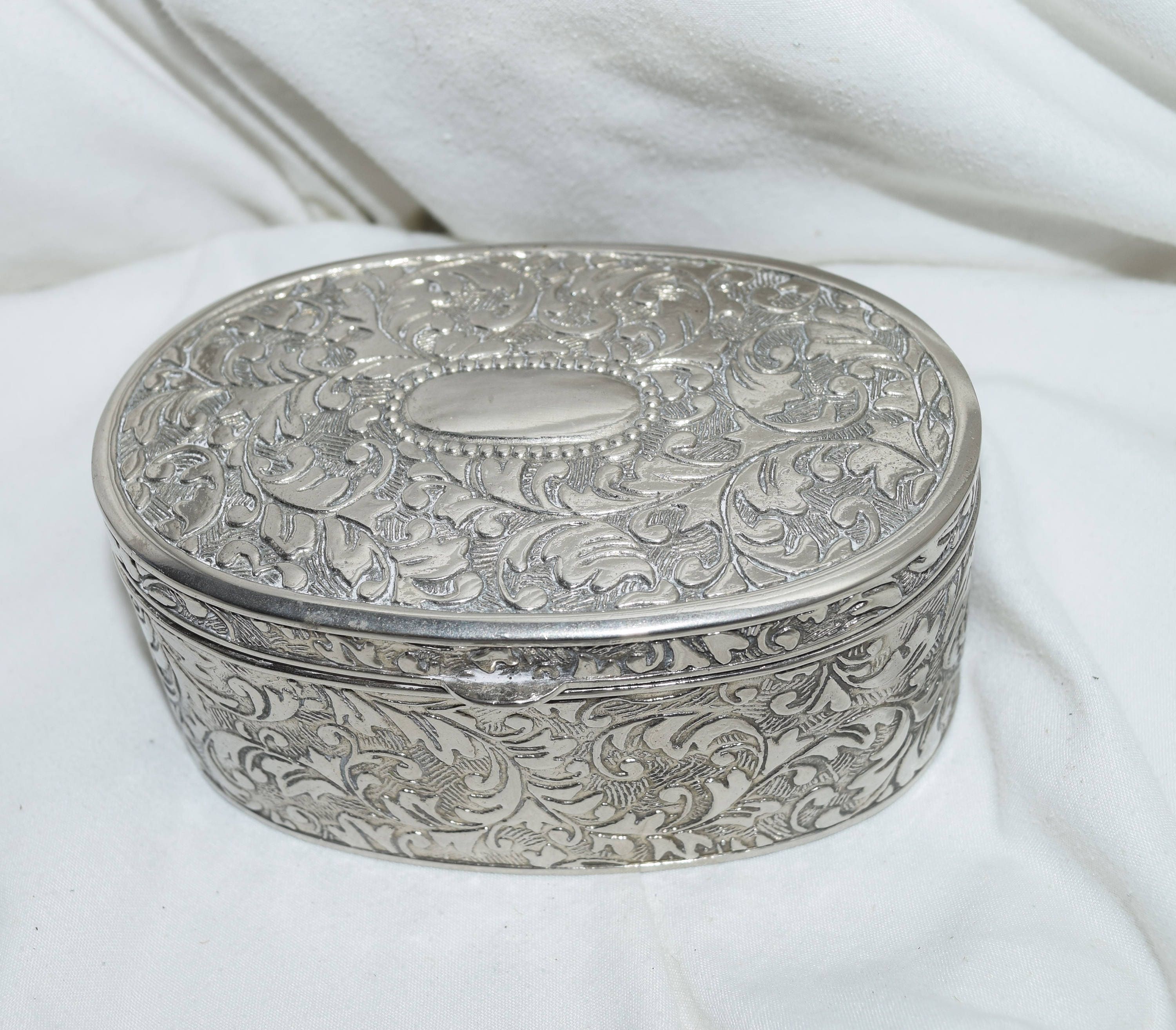 Vintage Silver Plated Oval Repousse Trinket Box Jewelry Box Etsy