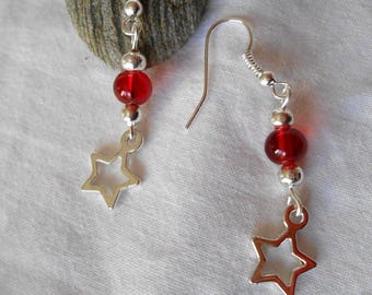 BO 452 - Raspberry Red Star earrings