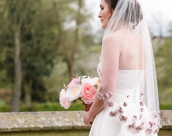 Dusky pink 3d floral veil, floral veil, embroidered veil, embelsihed veil, flower veil, flora veil