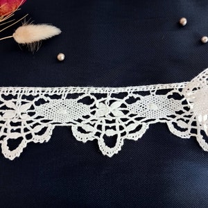Bobbin lace, French vintage lace, white cotton bobbin lace, width 6 cm (2.4&quot;), piece of 85 cm (0.8 yd).