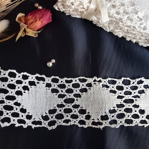 10.60 meters, antique off-white cotton bobbin lace, vintage French cotton bobbin lace, 5.5 cm wide (2.2&quot;).