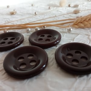 Lot De Boutons Vintage Lucite Et Métal - Mercerie Ancienne, Fabrication Française