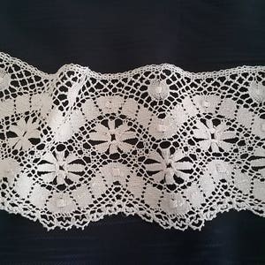 Ecru cotton bobbin lace, cotton lace, cotton bobbin lace, width 11 cm (4.3&quot;)