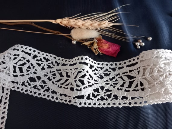 Old Bobbin Lace in White Cotton, Vintage French Bobbin Lace in 