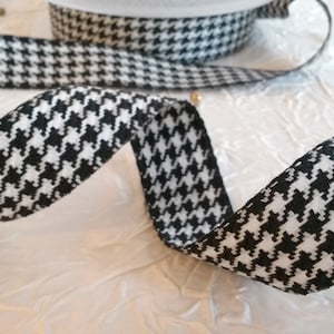 Houndstooth Woven Ribbon, Thick Polyester Houndstooth Woven Ribbon, Black/White, 25mm (0.98&quot;) Wide, Sold by the Meter (1.1 yd).