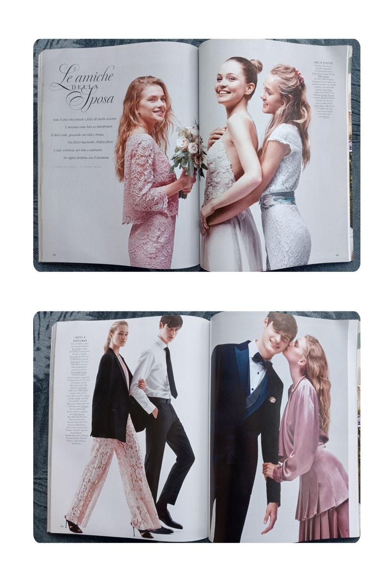 Puede incluir: Una revista con moda nupcial. La imagen superior muestra a tres mujeres con vestidos, una con un ramo. La imagen inferior muestra a una pareja con ropa formal, con texto en italiano.