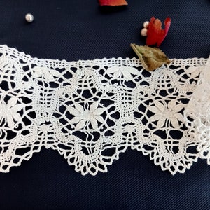 Bobbin lace, vintage French lace, white cotton bobbin lace, width 8 cm (3.1&quot;), piece of 2.50 m (2.3 yd).