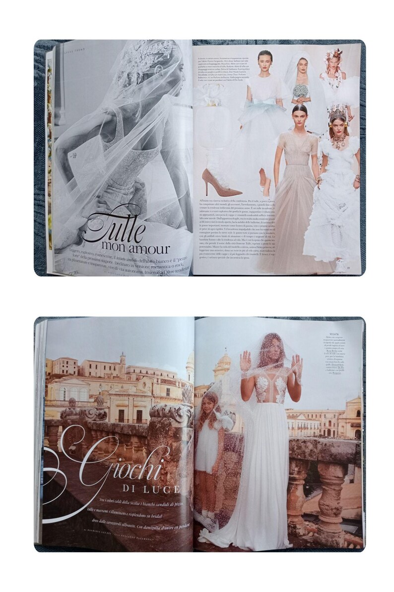 Puede incluir: Una revista de moda con moda nupcial. Las p&aacute;ginas muestran varios vestidos de novia, velos y accesorios. Una imagen muestra a una modelo con un vestido blanco fluido y un velo. Texto: "Tulle mon amour" y "Giochi di Luce".