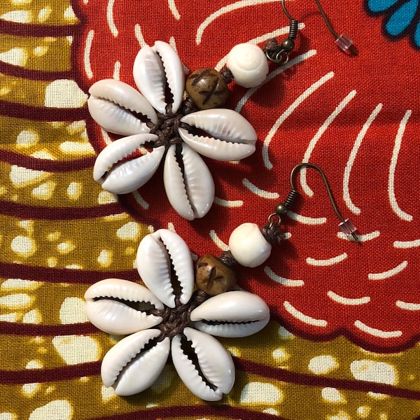 Cowrie Shell Star Shaped Earrings  - Afrocentric Jewelry - Seashell Earrings - Beach Accessory - Gift For Women - Shell Flower Earrings