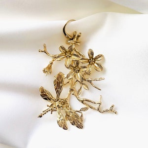 Gold plated drop earrings – unique floral branch design with drafgonfly