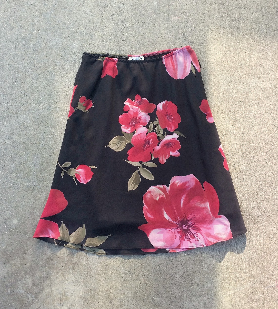 Black and Red Floral Skirt / 1990s J.W. Treci Floral Midi | Etsy