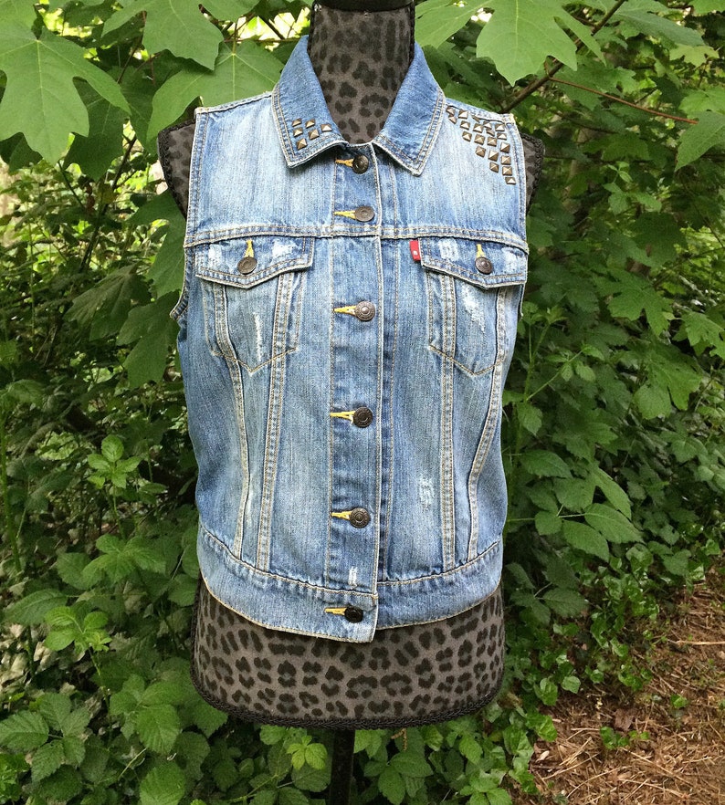 Levis Women's Studded Distressed Denim Vest / Levi's image 0