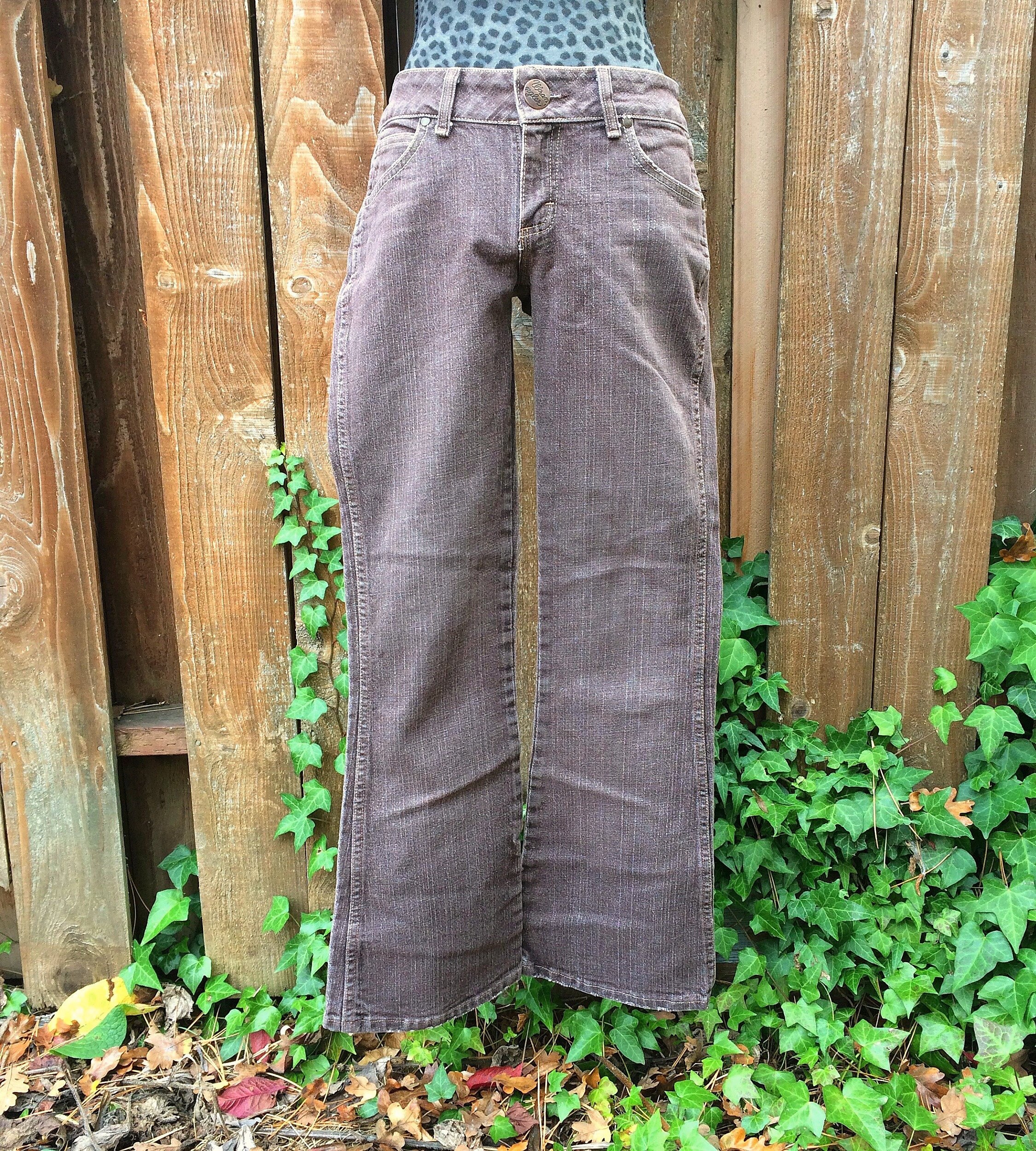 levi's 526 slender bootcut corduroy pants