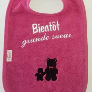 Velcro bib with embroidered text: Soon big sister or Soon big brother image 2