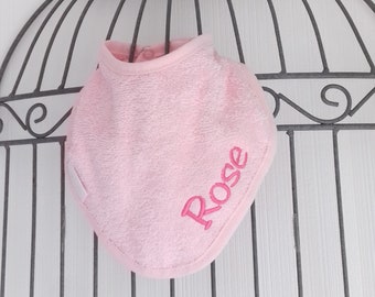 Bavoir bandana personnalisable avec prénom du bébé