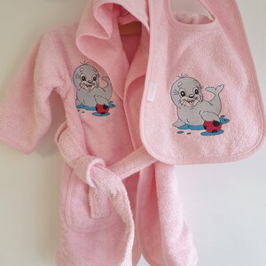 Small bathrobe and bib set, embroidered with first name and image of your choice Disney, animals, sports, etc. image 3