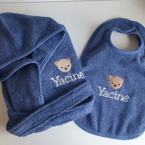Small bathrobe and bib set, embroidered with first name and image of your choice Disney, animals, sports, etc. image 1