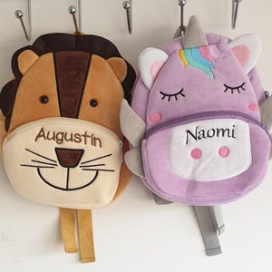 Sac à dos maternelle, personnalisé avec prénom par broderie. Modèle: Lion, Dinousaure, Licorne, Coccinelle ou Pingouin