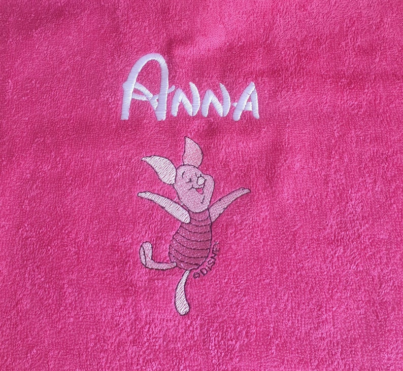 Bath towel with embroidered first name and image, Disney, Animals image 3