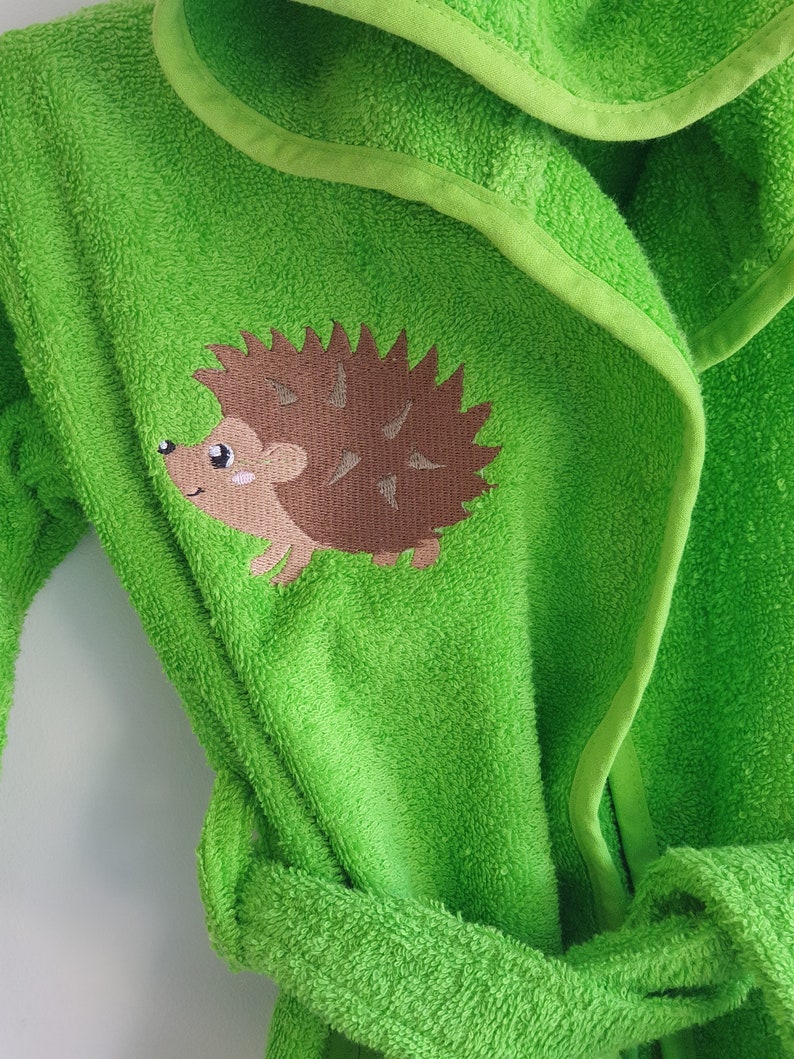 Children's bathrobe color: APPLE GREEN in terry cloth embroidered with first name and image of your choice Disney, animals, sports, etc. image 2