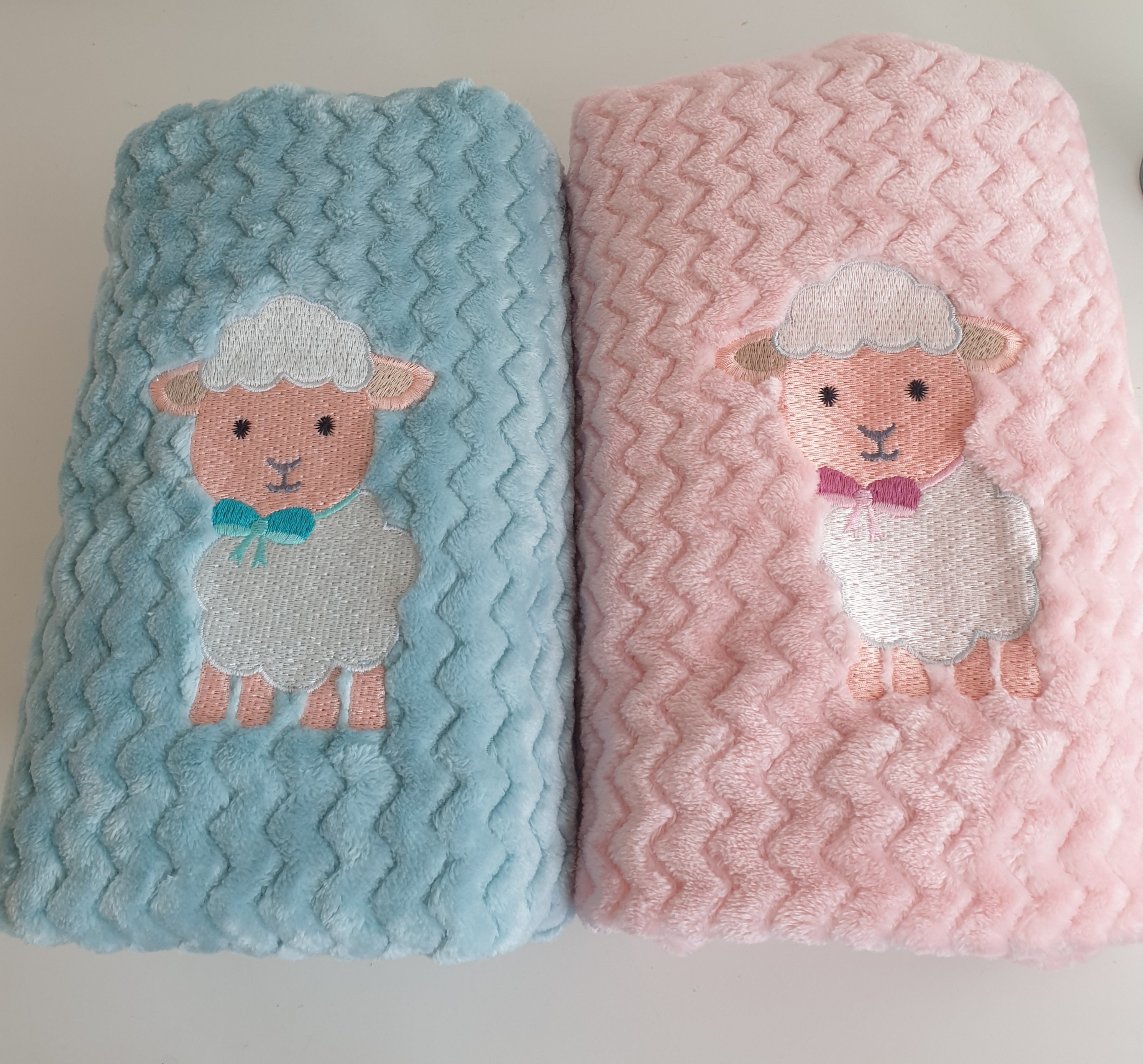 Couverture/Plaid Polaire | Minky Wave Petit Mouton Demi-Saison Pour Bébé Personnalisable avec Prénom