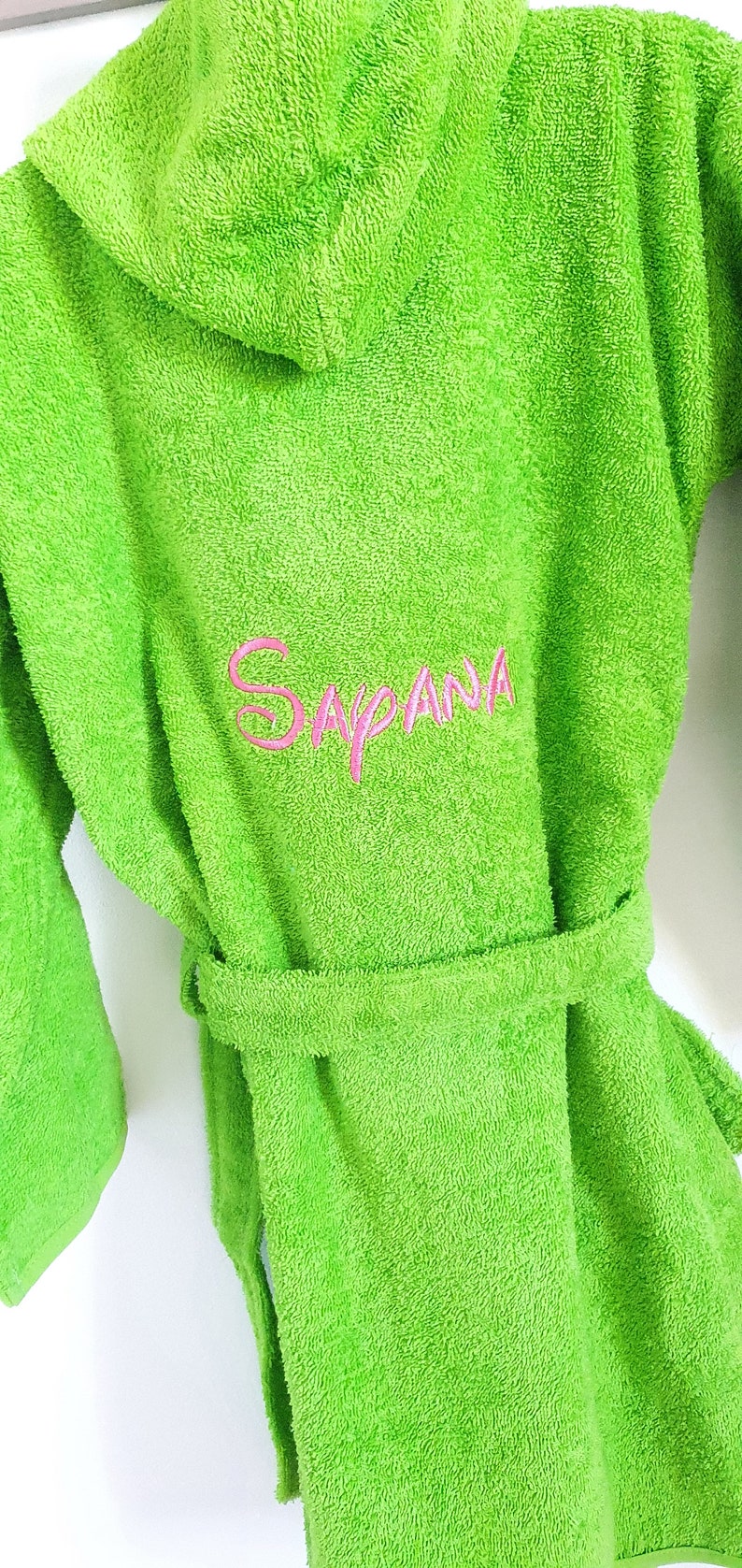 Children's bathrobe color: APPLE GREEN in terry cloth embroidered with first name and image of your choice Disney, animals, sports, etc. image 4