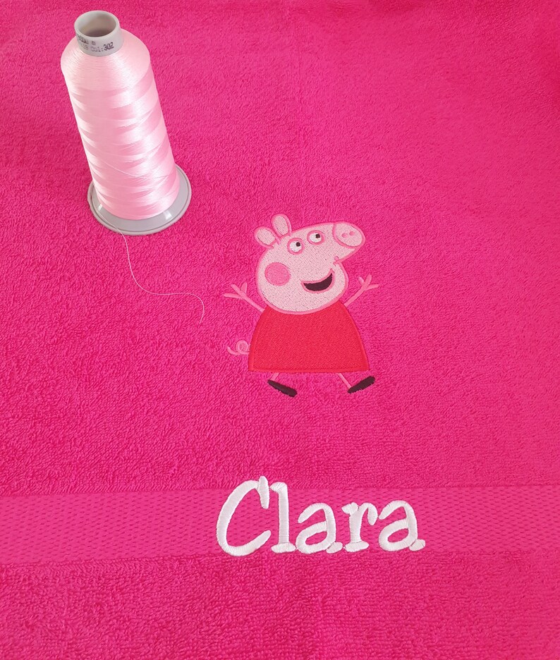 Bath towel with embroidered first name and image, Disney, Animals image 2