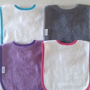 Velcro bib with embroidered text: Soon big sister or Soon big brother image 5