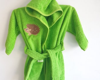 Albornoz infantil color: VERDE MANZANA en tejido de rizo bordado con nombre e imagen a elegir (Disney, animales, deportes, etc.)