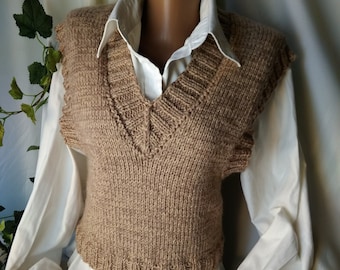 Chaleco de cachemira merino tejido a mano: suéter beige sin mangas con cuello en V