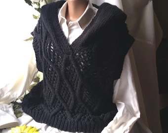 Black Knitted Hooded Sweater Vest: Plus Size Sleeveless Cardigan