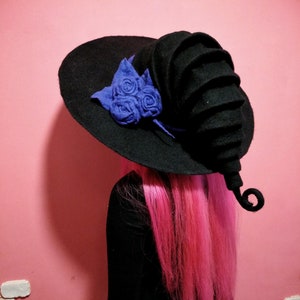 Black hat,purple roses hat,felt hat,sorceress hat,magic hat,cosplay,hat for a costume.Halloween costume,Witch hat wizard hat,CUSTOM MADE