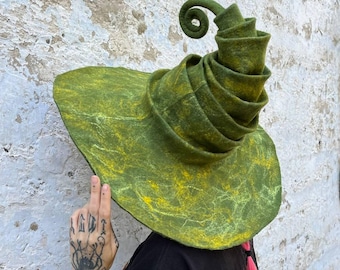 Cappello da strega, cappello da mago, cappello di feltro verde con dettagli, cappello di lana infeltrita, costume di Halloween, costume da strega, cappello LARP, cosplay, cappello di lana PERSONALIZZATO, cosplay