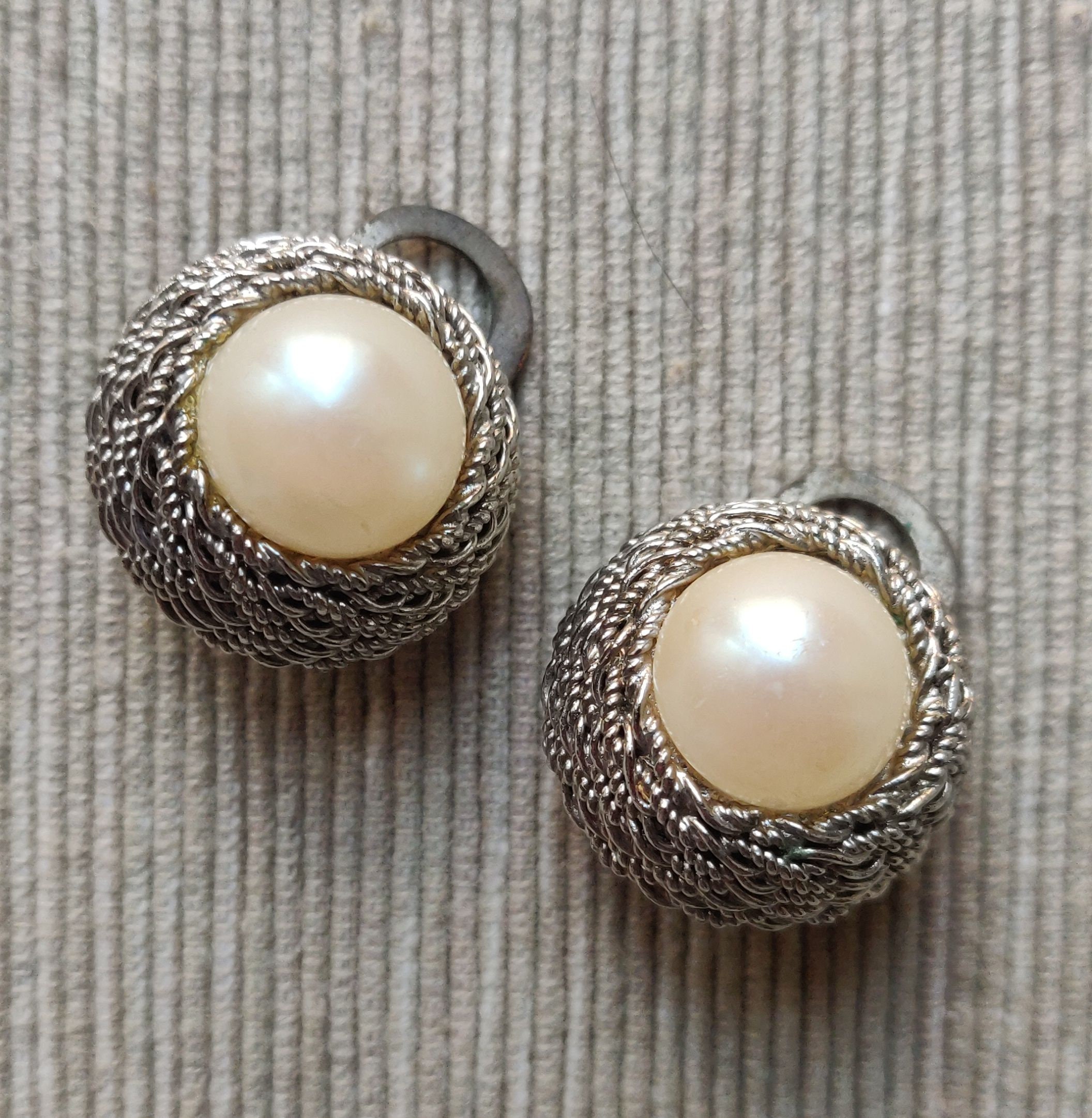 Vintage Chanel Braided Pearl Earrings – Viange Vintage