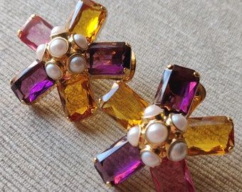 Cascio Bijoux Vintage earrings, with colored stones and pearls