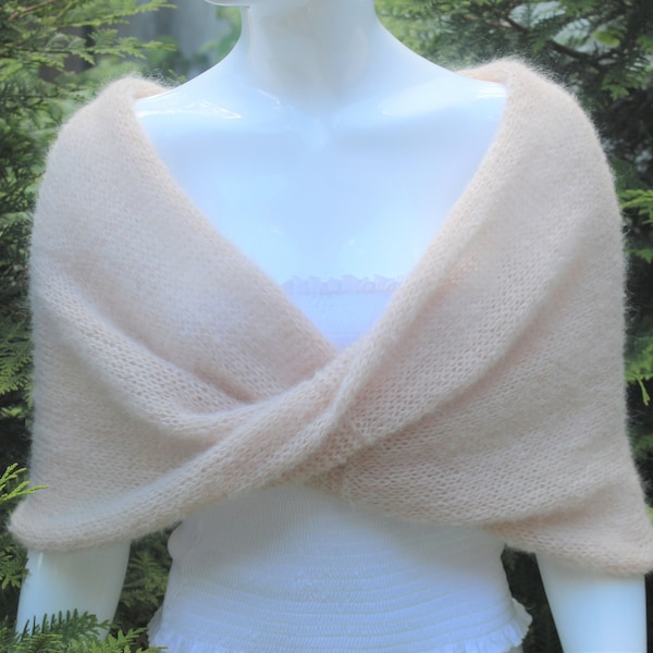 Rosa Cape, Braut Wrap für Winterhochzeit, Strickschal, Hochzeit Umhang, Strick Umhang, Strickschal für Hochzeitskleid, Tücher