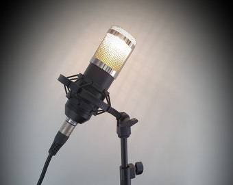 BROADCAST Mikrofonlampe / Nachttischlampe / Musik / Radio / Loft Deko / Industrie-Deko / Schreibtischlampe / Geschenk
