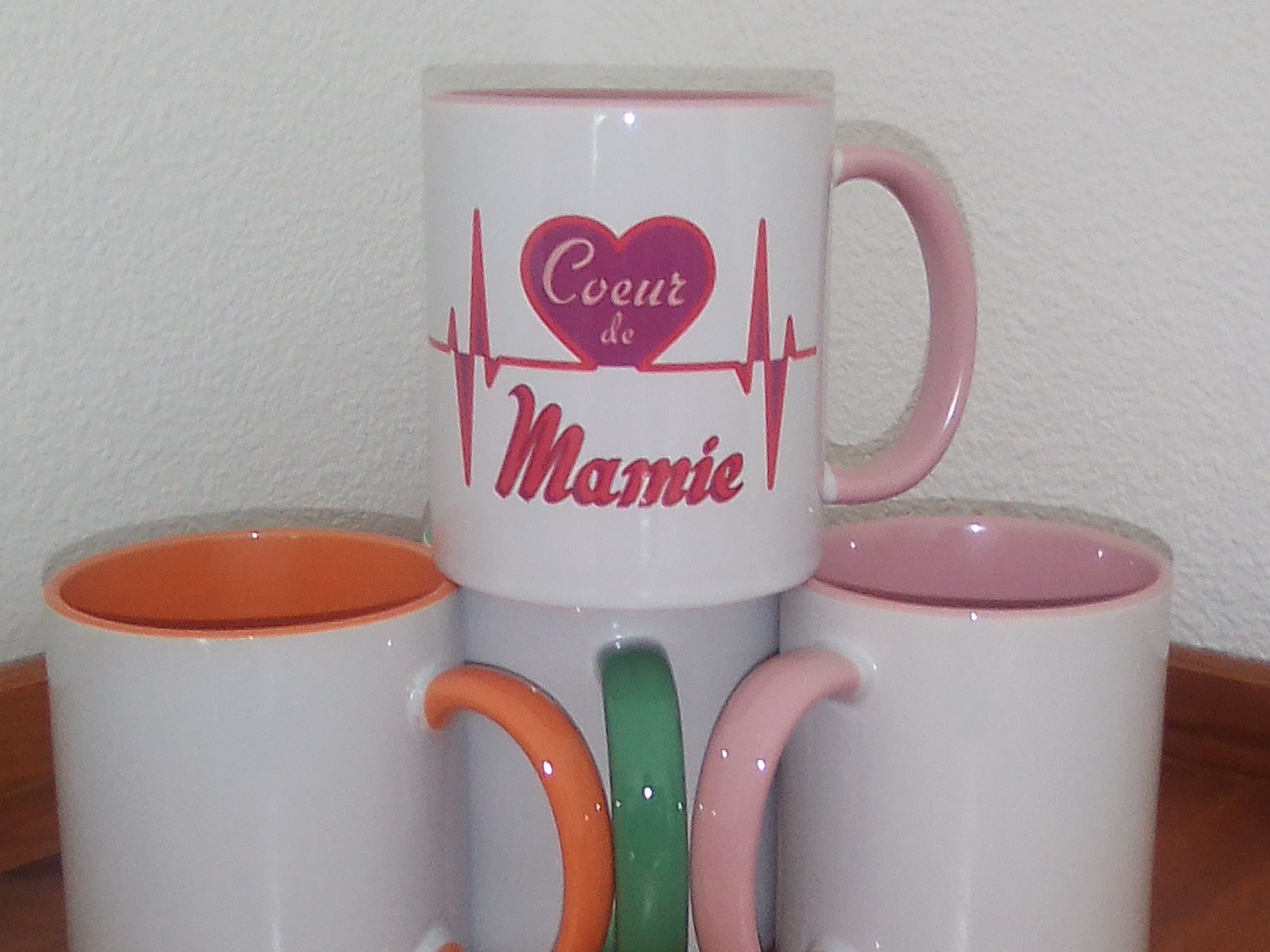 Mug Personnalisable La Famille Coeur de Mamie - Chope Mug Bicolor de Grand Mère Mamie Cadeau Tasse 1