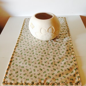 Tafelloper Linnen Tafelstuk Groene Bloemen en Decoratief Lint