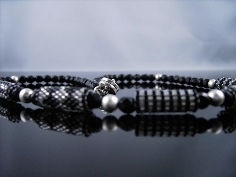 elegante Perlenkette in silber-schwarz Bild 4