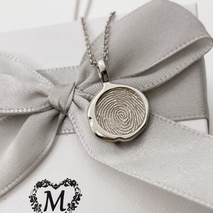 Custom Fingerprint Necklace/Baby&#39;s footprint Necklace/Custom Handprint Necklace/Disc Charm Necklace/Pet&#39;s Memorial Gift/Pet&#39;s memorial Gift