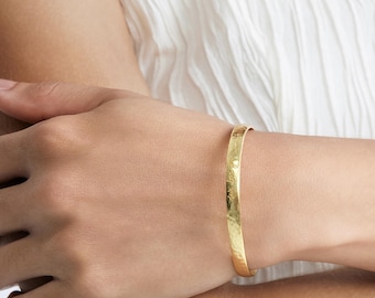 Pulseras martilladas / Pulsera con barra grabada a mano personalizada / Pulseras con nombre de familia / Regalo de Navidad para ella