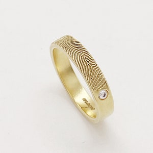 Birthstone Ring/Custom Fingerprint Ring/Memorial Ring/Personalized Thumbprint Ring/14k Gold Filled Ring/Custom engrave Ring for her/Mom Gift