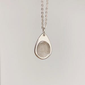 指紋ネックレス/ティアドロップネックレス/ウォータードロップネックレス/パーソナライズ指紋ネックレス/彼女のためのカスタムネックレス/手書きネックレス