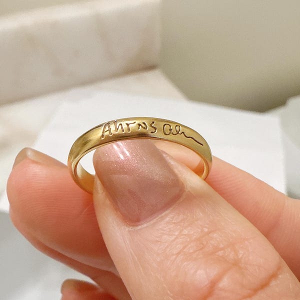 Anillo personalizado con escritura a mano en oro de 14k • Joyería conmemorativa grabada • Anillo delicado • Regalo de Navidad